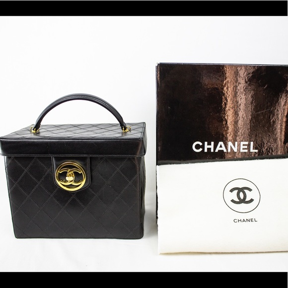 RARE CHANEL SQUARE BOX QUILTED HANDBAG - Picture 8 of 8